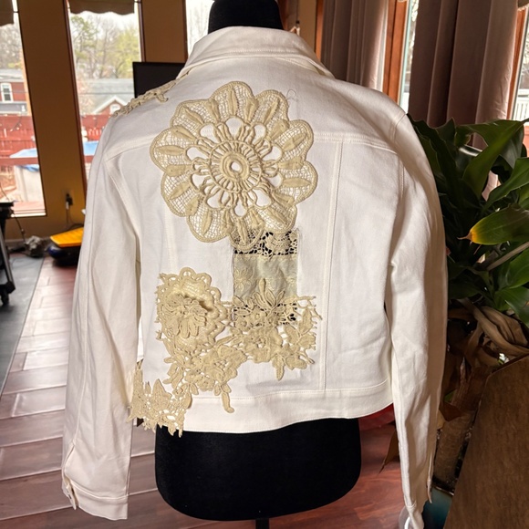 Fashion Concepts Dressy Summer Jacket - Picture 2 of 5